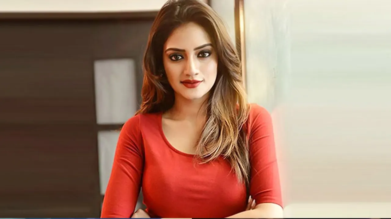 সাবধান করলেন নুসরাত 