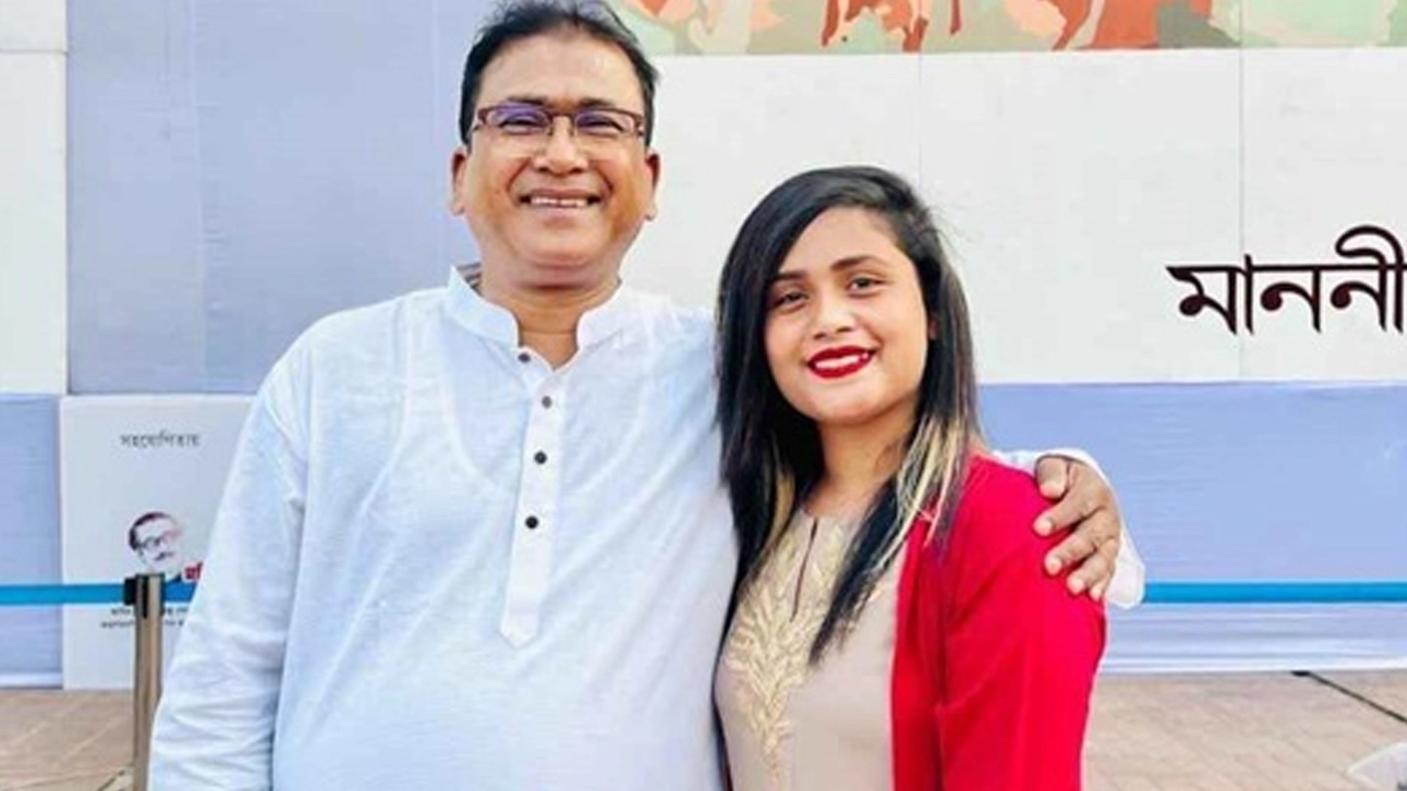 আনোয়ারুল আজিম আনারের সঙ্গে মেয়ে মুমতারিন ফেরদৌস ডরিন। ছবি : কালবেলা