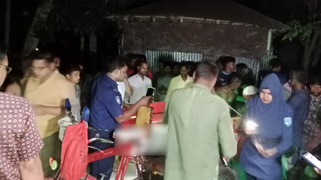 টুম্পার মরদেহ ময়নাতদন্তের জন্য নিয়ে যাওয়া হচ্ছে। ছবি : কালবেলা