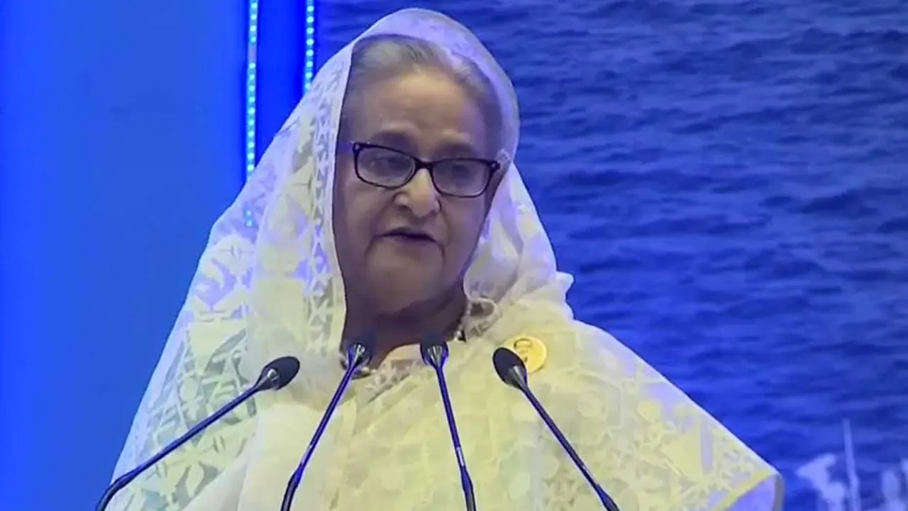 বঙ্গবন্ধু আন্তর্জাতিক সম্মেলন কেন্দ্রে প্রধানমন্ত্রী শেখ হাসিনা। ছবি : সংগৃহীত