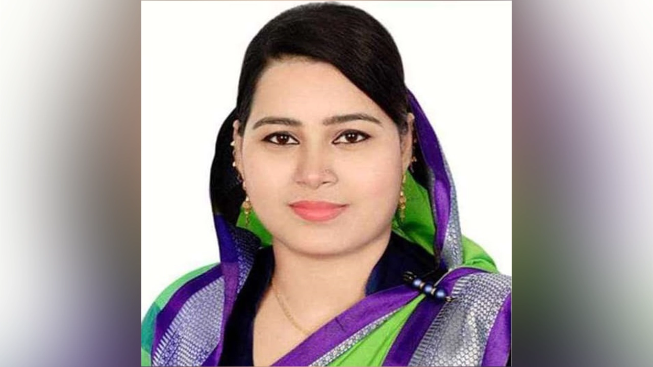 ব্রাহ্মণবাড়িয়ার বিজয়নগরে মহিলা ভাইস চেয়ারম্যান প্রার্থী প্রীতি খন্দকার হালিমা। ছবি : কালবেলা