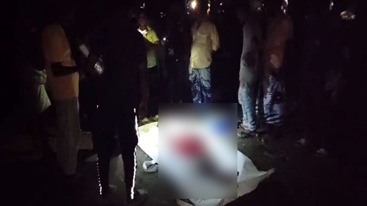 ট্রেনে কাটা পরে নিহতের মরদেহ। ছবি : কালবেলা