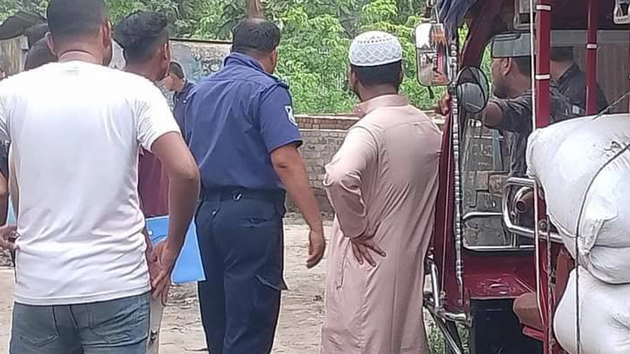 পঞ্চগড়ের তেঁতুলিয়ায় ৫০০ কেজি চা জব্দ। ছবি : কালবেলা