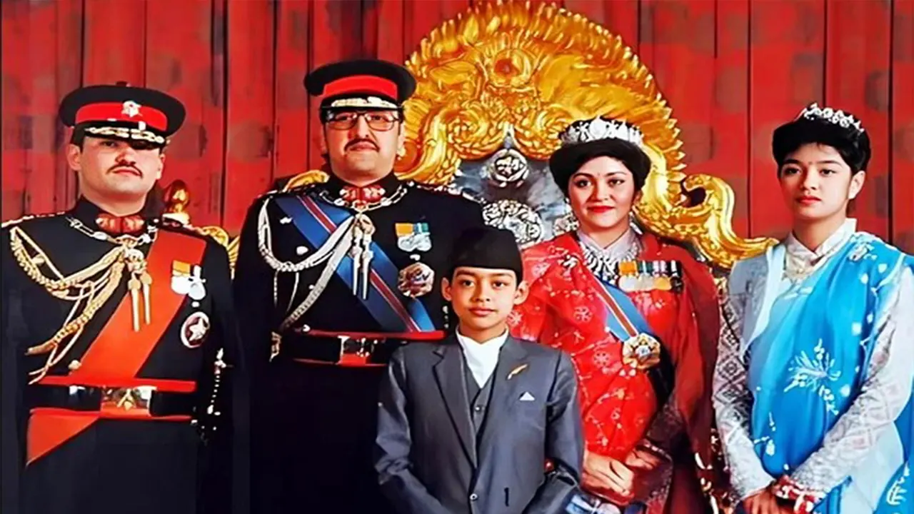 রাজা বীরেন্দ্র বীর বিক্রম শাহ দেবের পরিবার। ছবি : সংগৃহীত