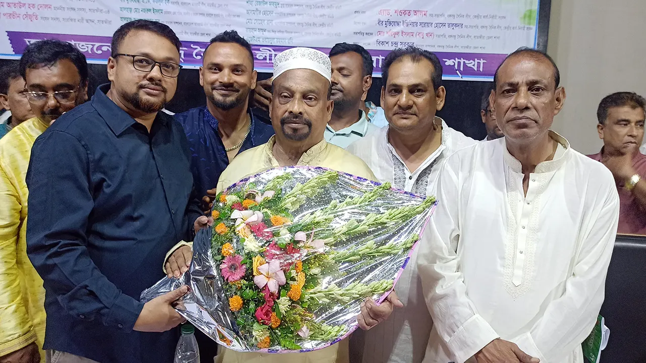 সাতক্ষীরা বঙ্গবন্ধু সৈনিক লীগের জেলা শাখার (নবগঠিত) নেতৃবৃন্দ। ছবি : কালবেলা