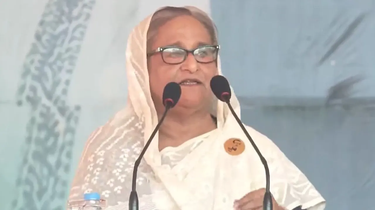 গণভবনে প্রধানমন্ত্রী শেখ হাসিনা। ছবি : সংগৃহীত