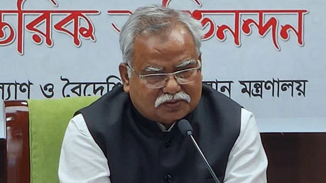 প্রতিমন্ত্রী শফিকুর রহমান চৌধুরী।