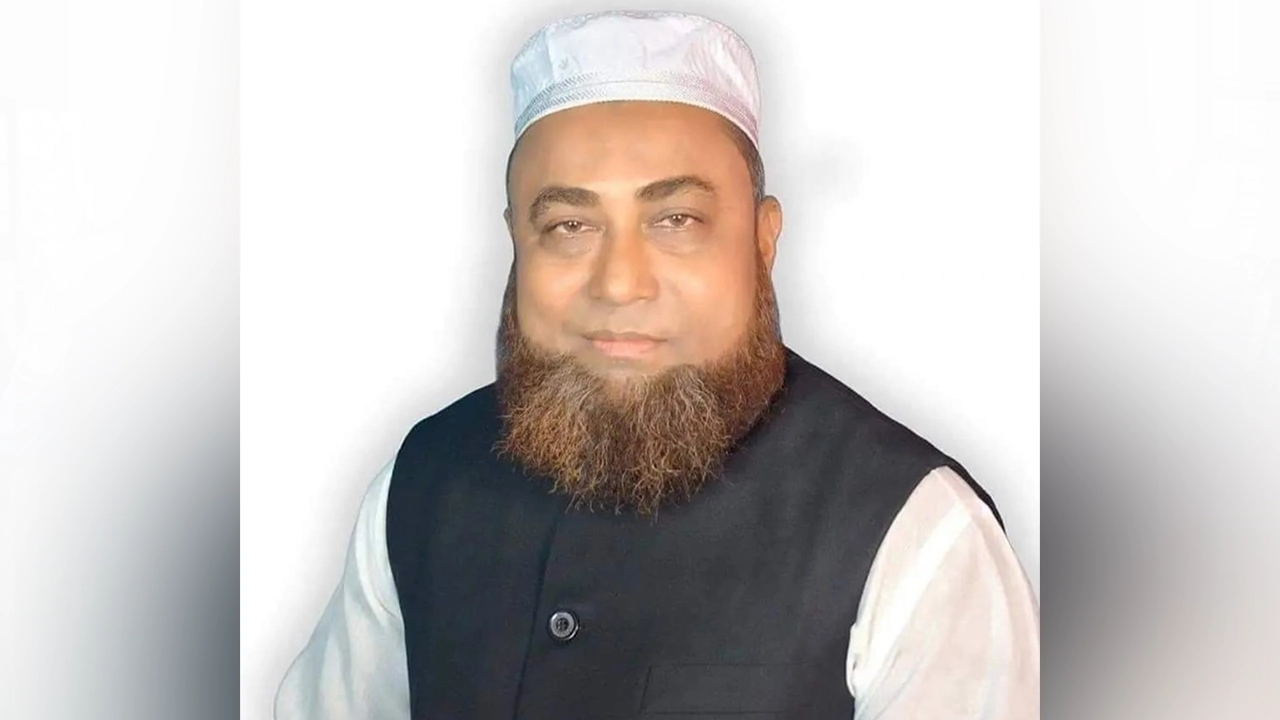কক্সবাজার টেকনাফ উপজেলা আওয়ামী লীগের সভাপতি নুরুল বশর। ছবি : কালবেলা