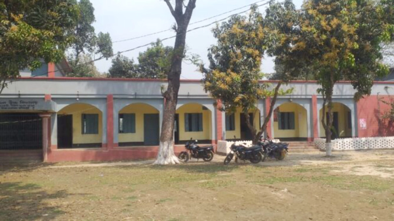 দেবীগঞ্জ উপজেলার সোনাহার উচ্চ বিদ্যালয়। ছবি : কালবেলা