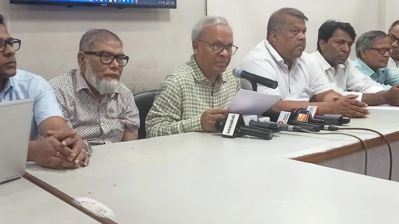 বিএনপির কেন্দ্রীয় কার্যালয়ে সংবাদ সম্মেলনে রিজভী। ছবি : কালবেলা