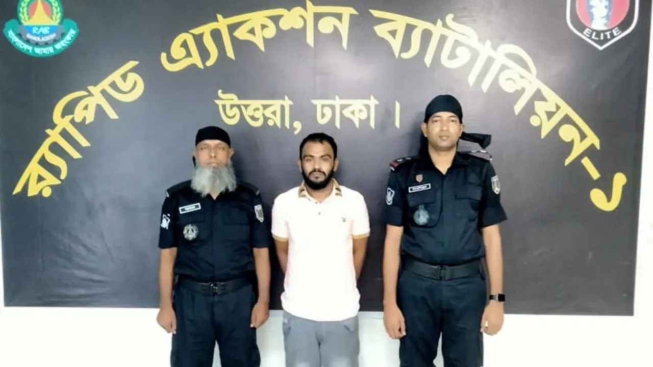 হত্যা মামলার আসামিকে গ্রেপ্তার করেছে র‌্যাব। ছবি : কালবেলা