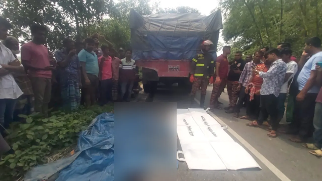 সড়কে গেল বৃদ্ধার প্রাণ। ছবি : কালবেলা