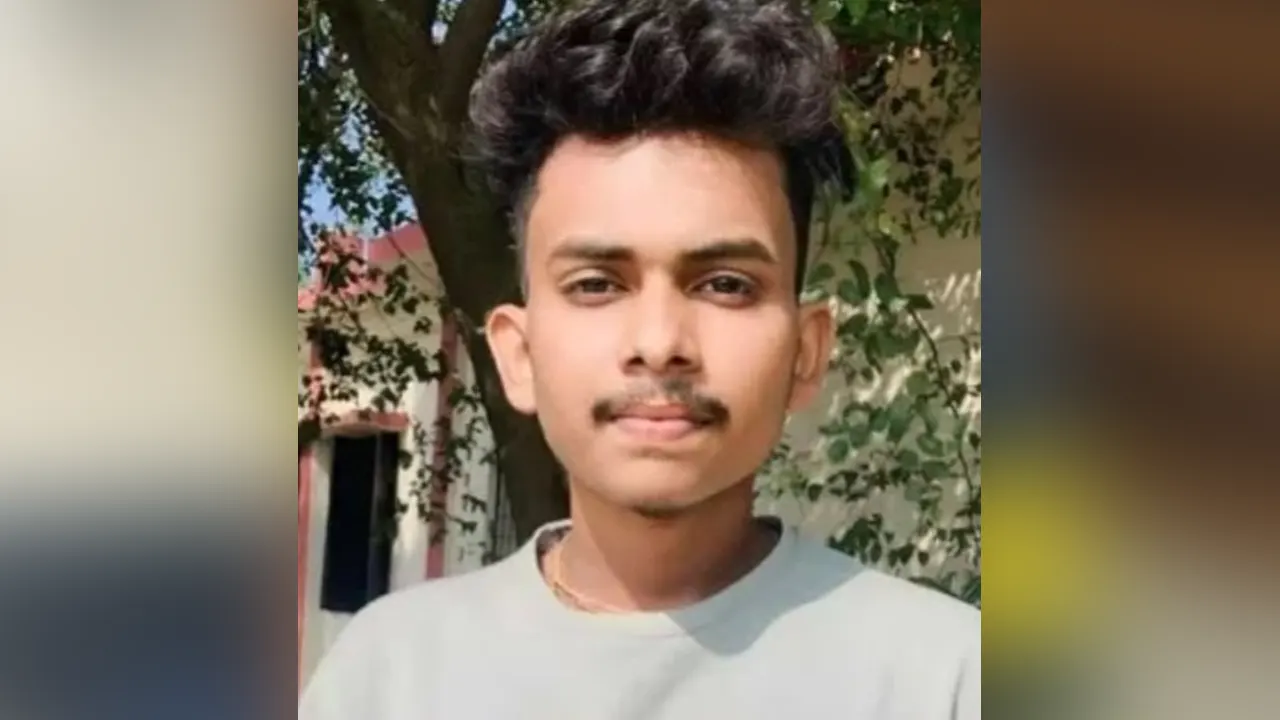 কলেজছাত্র অরণ্য মণ্ডল। ছবি : কালবেলা