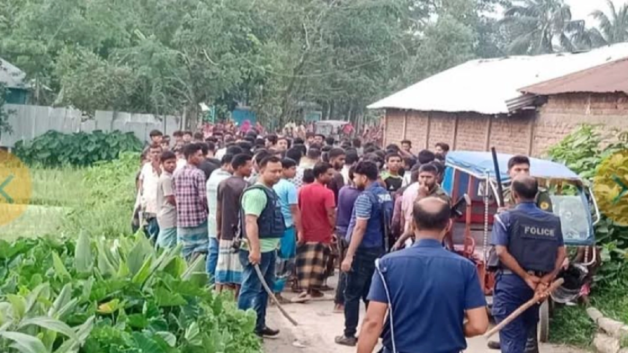 কুমিল্লায় অস্থায়ী কোরবানির পশুর হাট নিয়ে দুই গ্রুপের মধ্যে সংঘর্ষের ঘটনা ঘটেছে। ছবি : কালবেলা