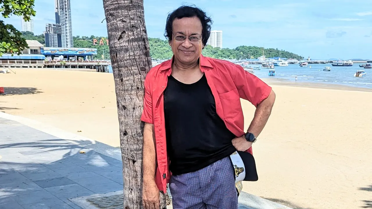 আনন্দ ভ্রমণে থাইল্যান্ডে হারুন 