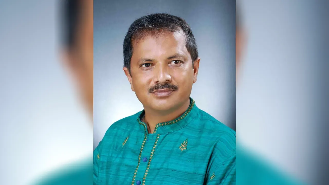 ঝিনাইদহ জেলা আ.লীগের ত্রাণ ও সমাজকল্যাণ সম্পাদক কাজী কামাল আহমেদ ওরফে গ্যাস বাবু। ছবি : কালবেলা