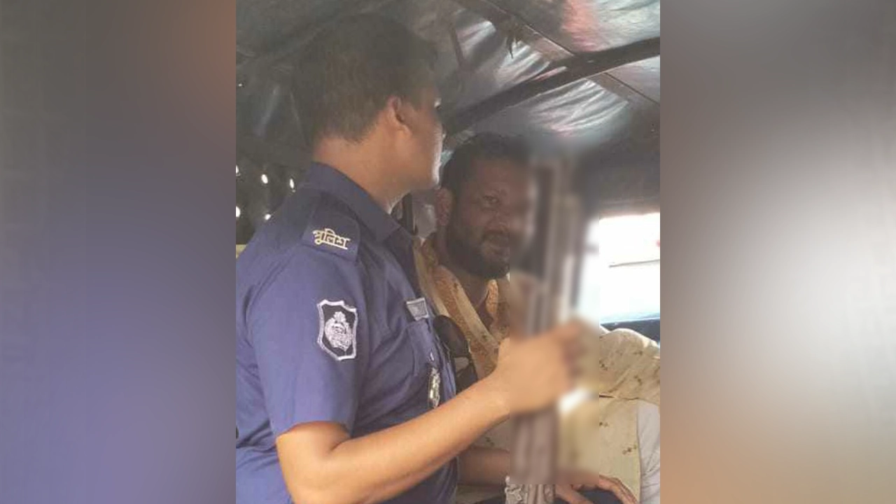 গাজীপুরের কালিয়াকৈর ডিস লাইন ব্যবসার লেনদেনকে কেন্দ্র করে দুই গ্রুপের সংর্ঘষে একজন আটক। ছবি : কালবেলা