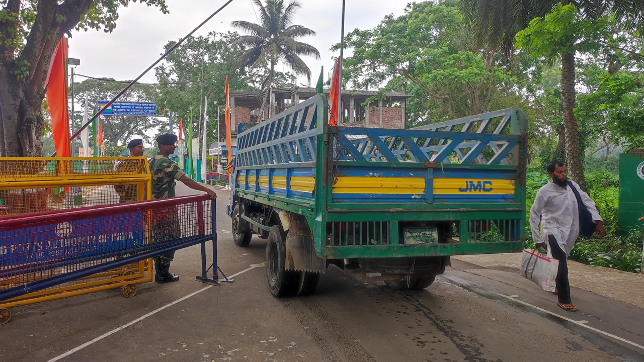 ব্রাহ্মণবাড়িয়ার আখাউড়া স্থলবন্দর। ছবি : কালবেলা