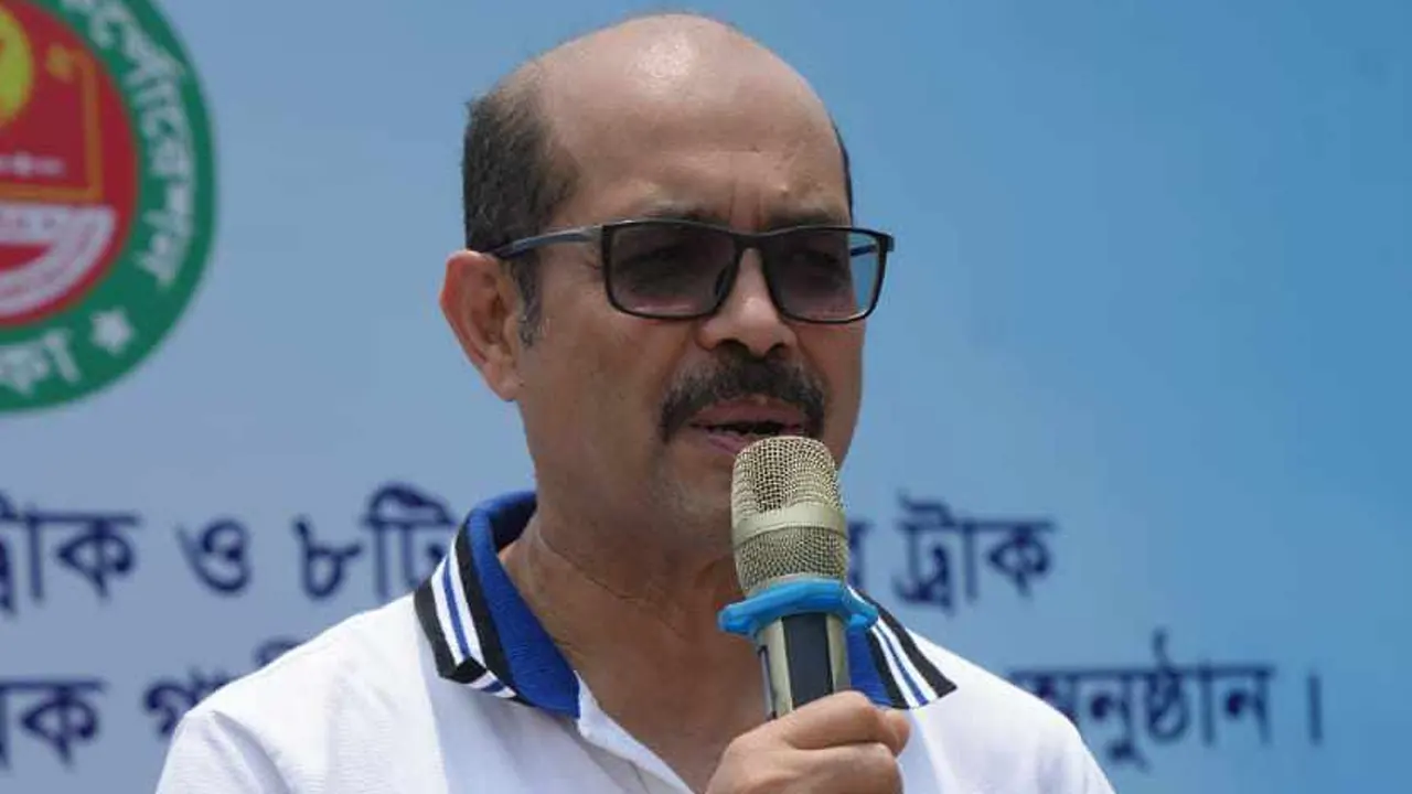 রাজধানীর গাবতলী সাংবাদিকদের সঙ্গে মতবিনিময়কালে মেয়র আতিকুল ইসলাম। ছবি : কালবেলা