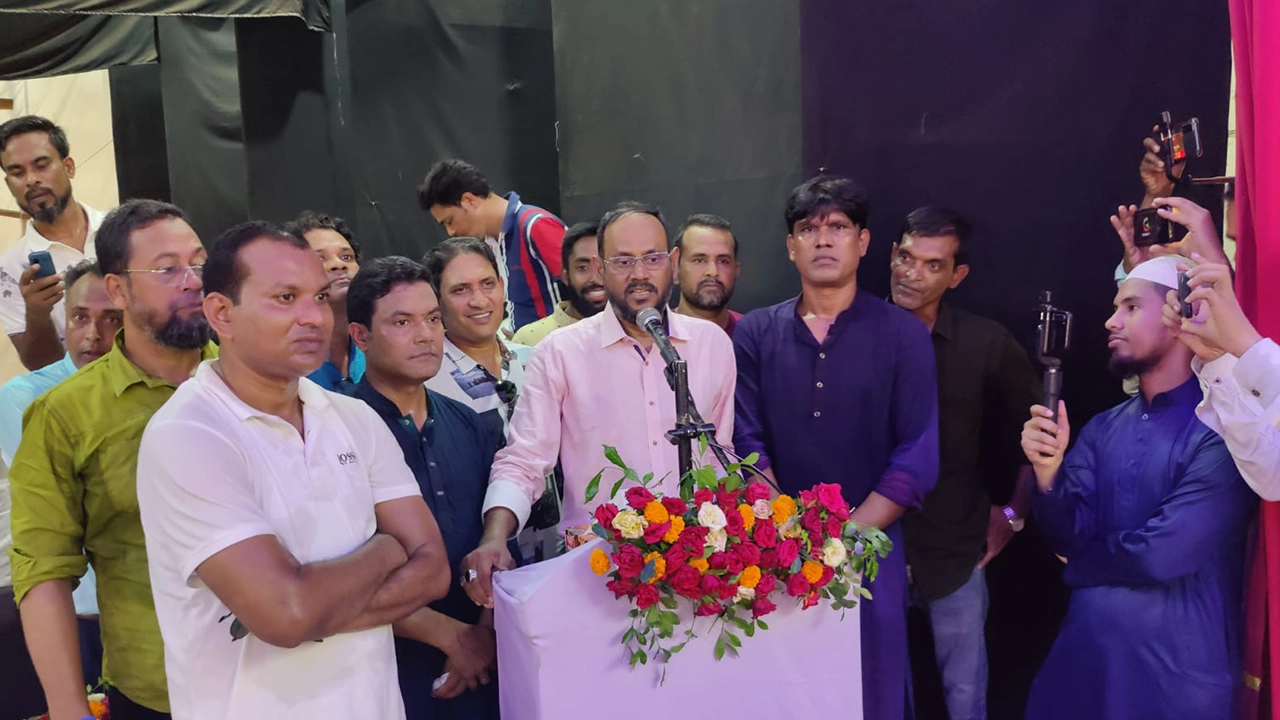 সিরাজগঞ্জে যুবদলের কর্মী সম্মেলনে বক্তব্য রাখেন কেন্দ্রীয় সভাপতি সুলতান সালাউদ্দিন টুকু। ছবি : কালবেলা