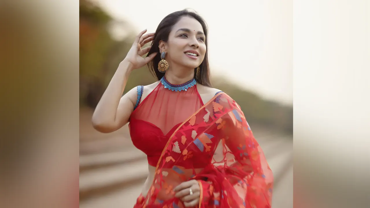 ঝলমলে রুনা, হাতে নেই কাজ