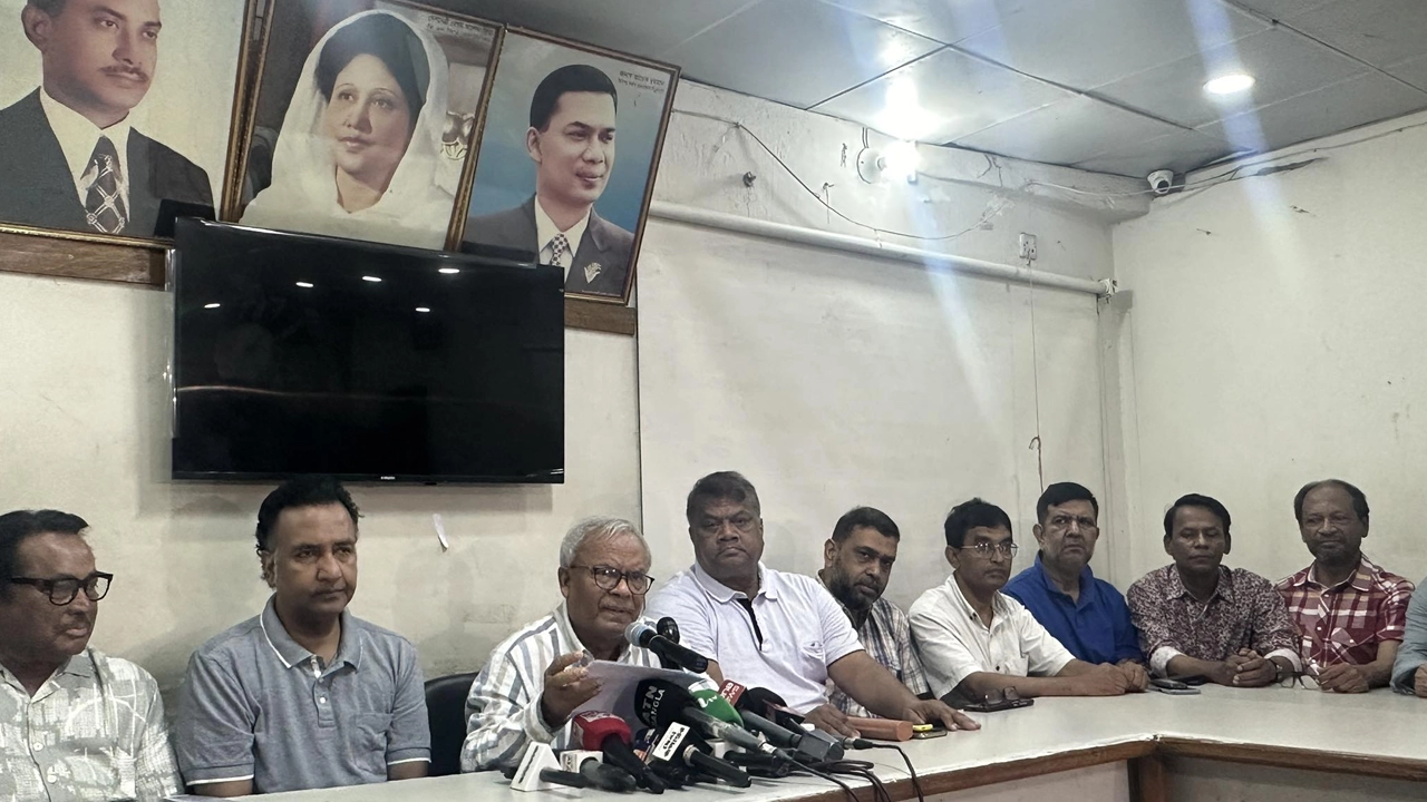 রাজধানীর নয়াপল্টনে বিএনপির কেন্দ্রীয় কার্যালয়ে এক সংবাদ সম্মেলনে বক্তব্য দেন রুহুল কবির রিজভী। ছবি : কালবেলা