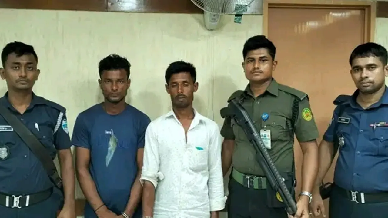 কারাদণ্ডপ্রাপ্ত দুই যুবক। ছবি : কালবেলা