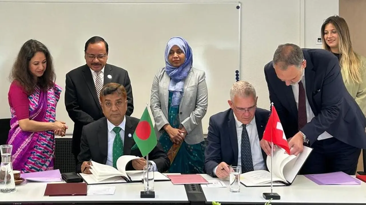 সুইজারল্যান্ডের বার্ন-এ বাংলাদেশ সরকার ও সুইস ফেডারেল কাউন্সিলের মধ্যে চুক্তি স্বাক্ষর। ছবি : সংগৃহীত
