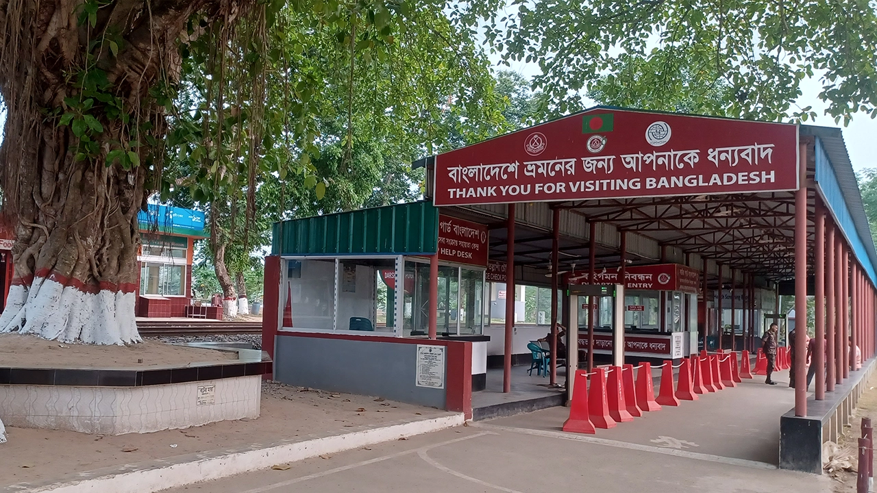 দর্শনা স্থলবন্দর। ছবি : কালবেলা