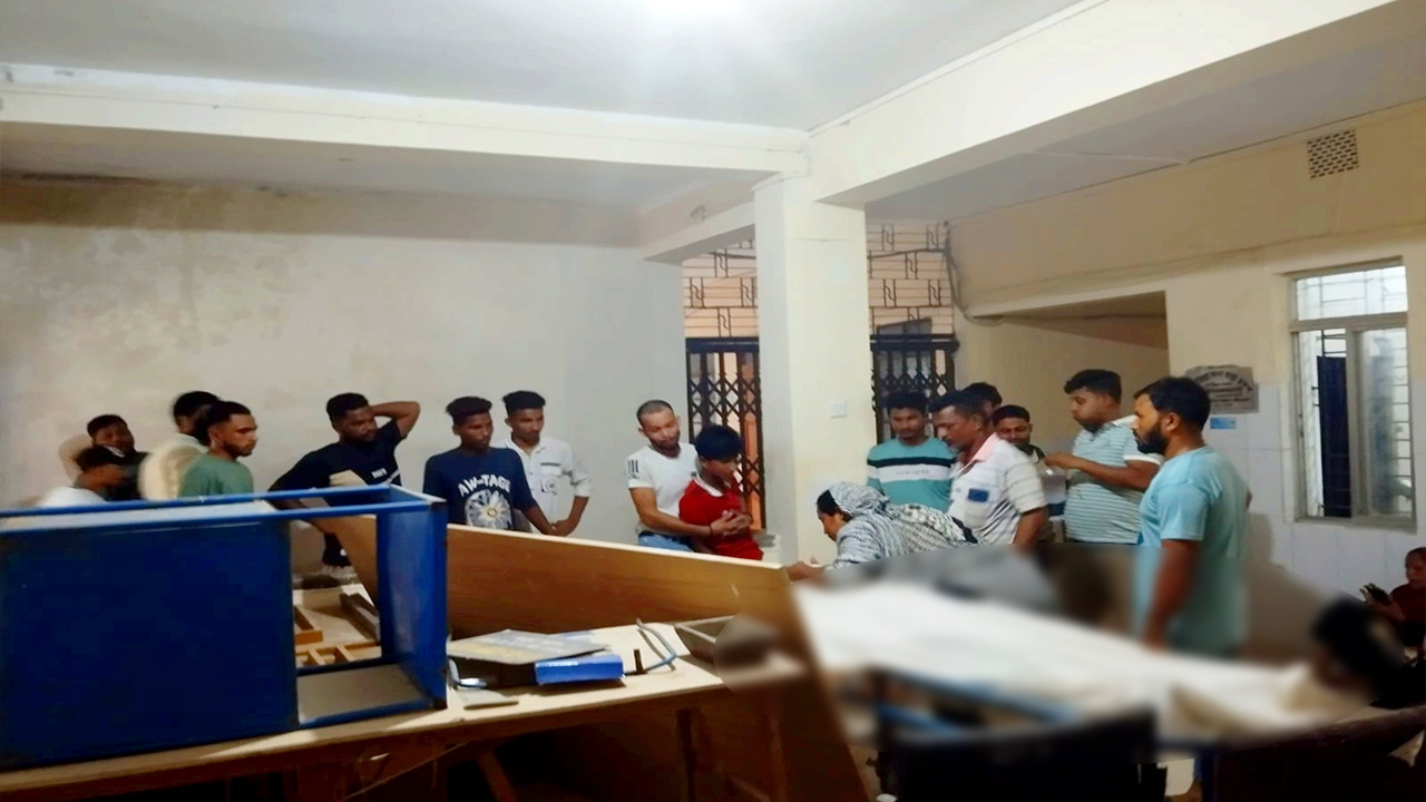 মুন্সীগঞ্জের গজারিয়ায় সড়ক দুর্ঘটনায় হাসপাতালে নিহতের স্বজনদের আহাজারি। ছবি : কালবেলা
