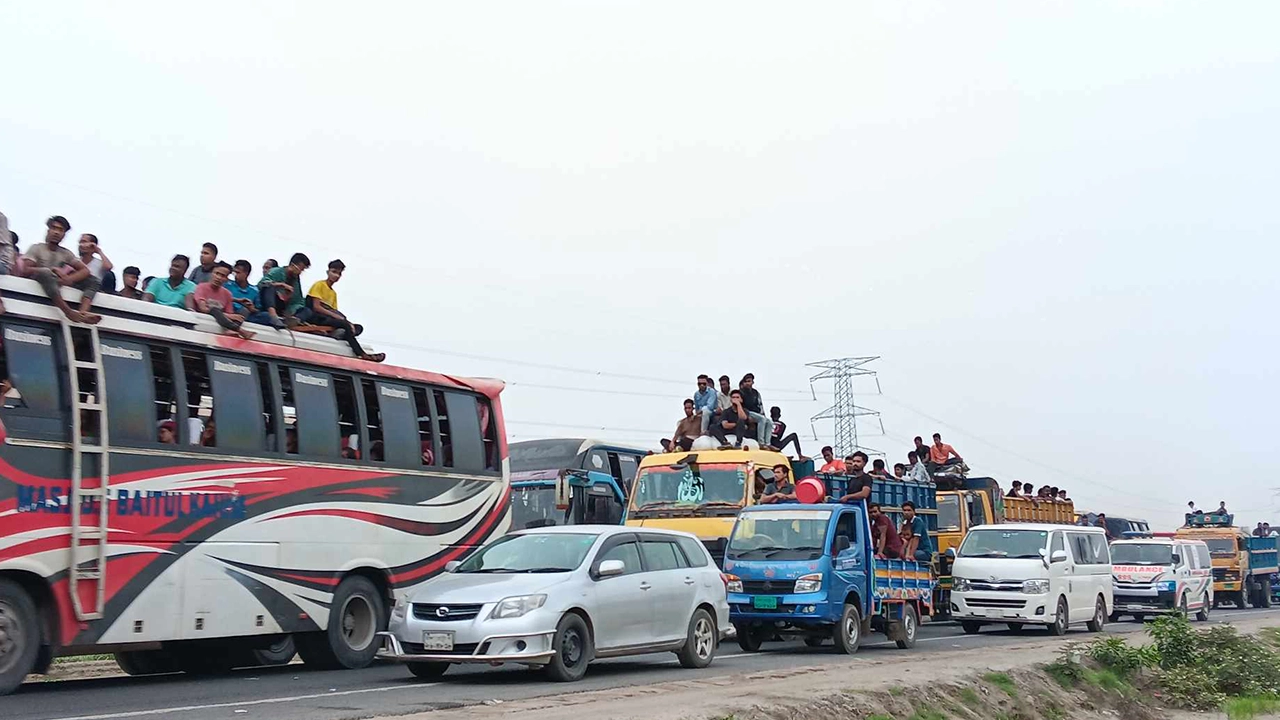 গাজীপুরে দুই মহাসড়কে গাড়ির জট