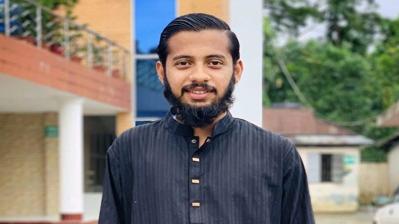 ‘আমারে দেখিবার আইসো শেষ জানাজার আগে’