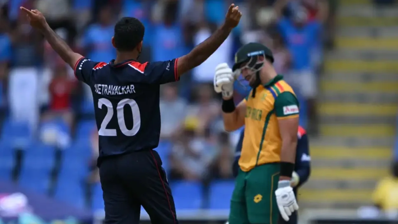 দক্ষিণ আফ্রিকার ব্যাটারদের রান পাহাড়ের মধ্যেই দুই উইকেট নেন নেত্রাভালাকার। ছবি : সংগৃহীত