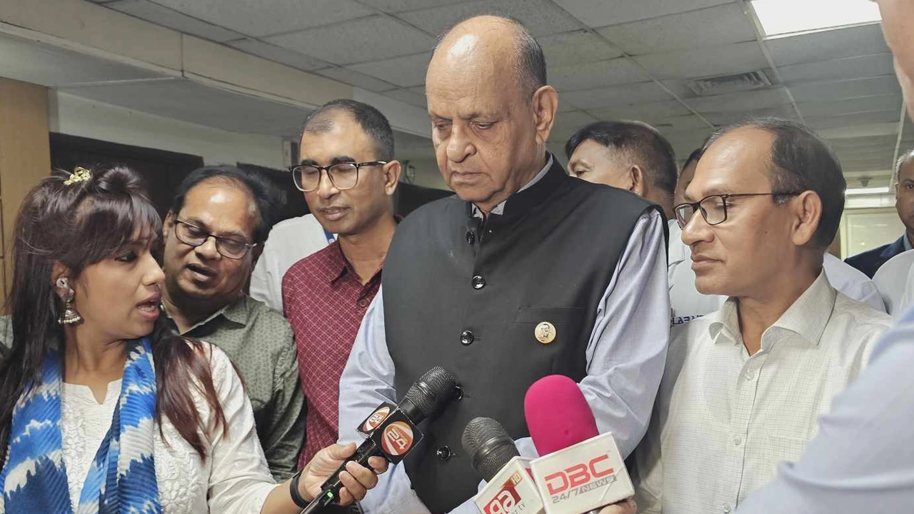 স্বাস্থ্য ও পরিবার কল্যাণমন্ত্রী ডা. সামন্ত লাল সেন। ছবি : কালবেলা