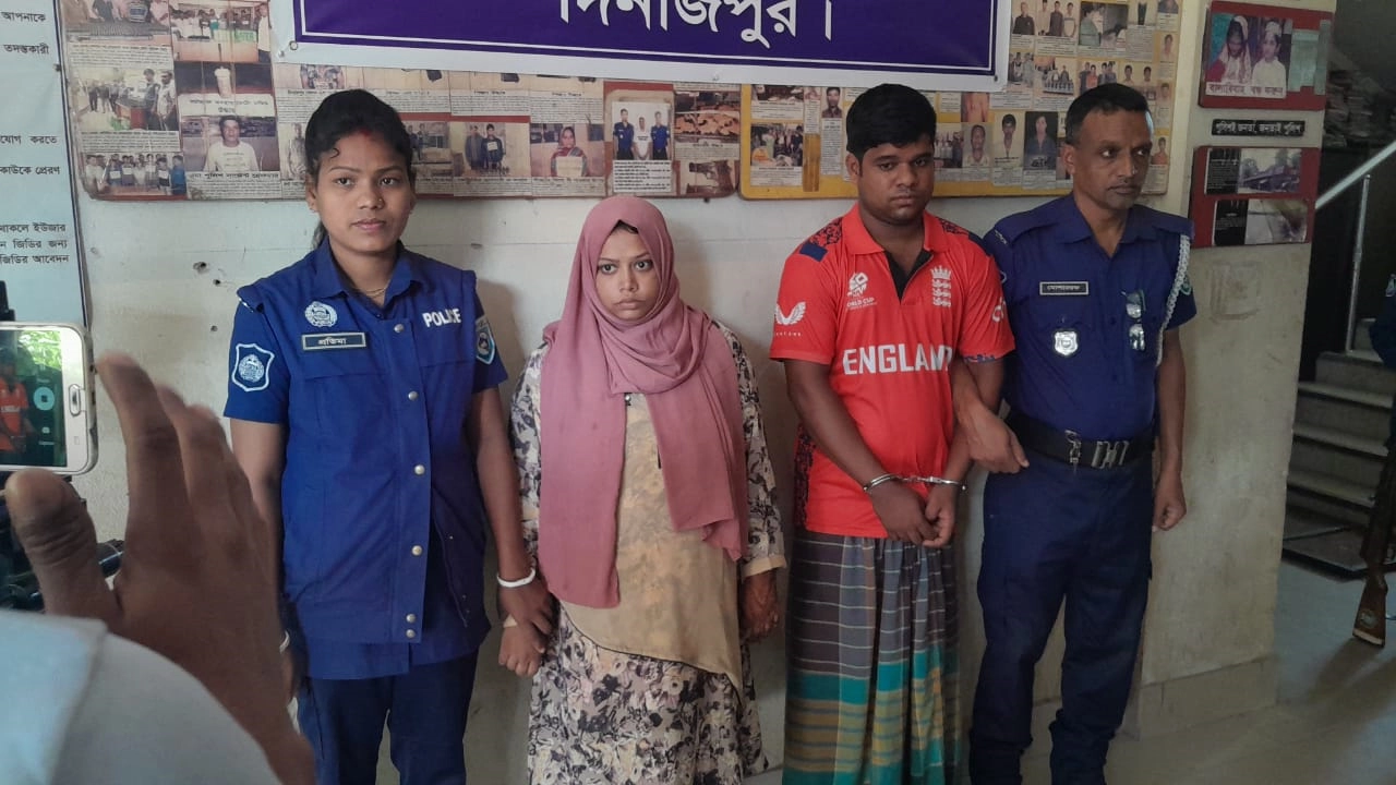 দিনাজপুরে আলোচিত ভুয়া ম্যাজিস্ট্রেট আনিকা তাসনিম সরকার তিশা সহযোগীসহ গ্রেপ্তার। ছবি : কালবেলা