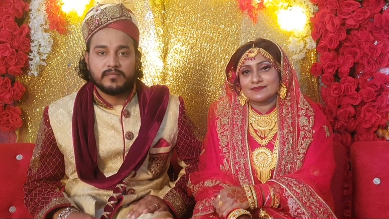 কুমিল্লার চৌদ্দগ্রামের জহির হোসেন ও তার স্ত্রী মালদ্বীপের বাসিন্দা সাই। ছবি : সংগৃহীত