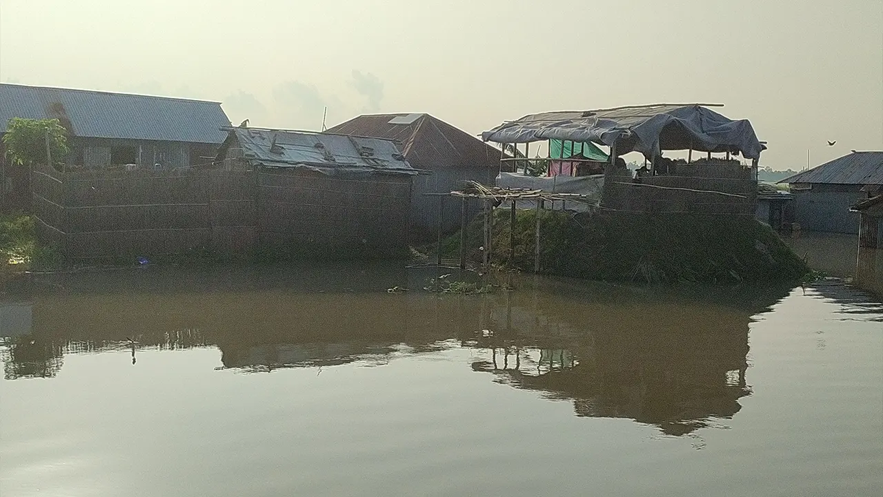 নিম্নাঞ্চল প্লাবিত। ছবি : কালবেলা