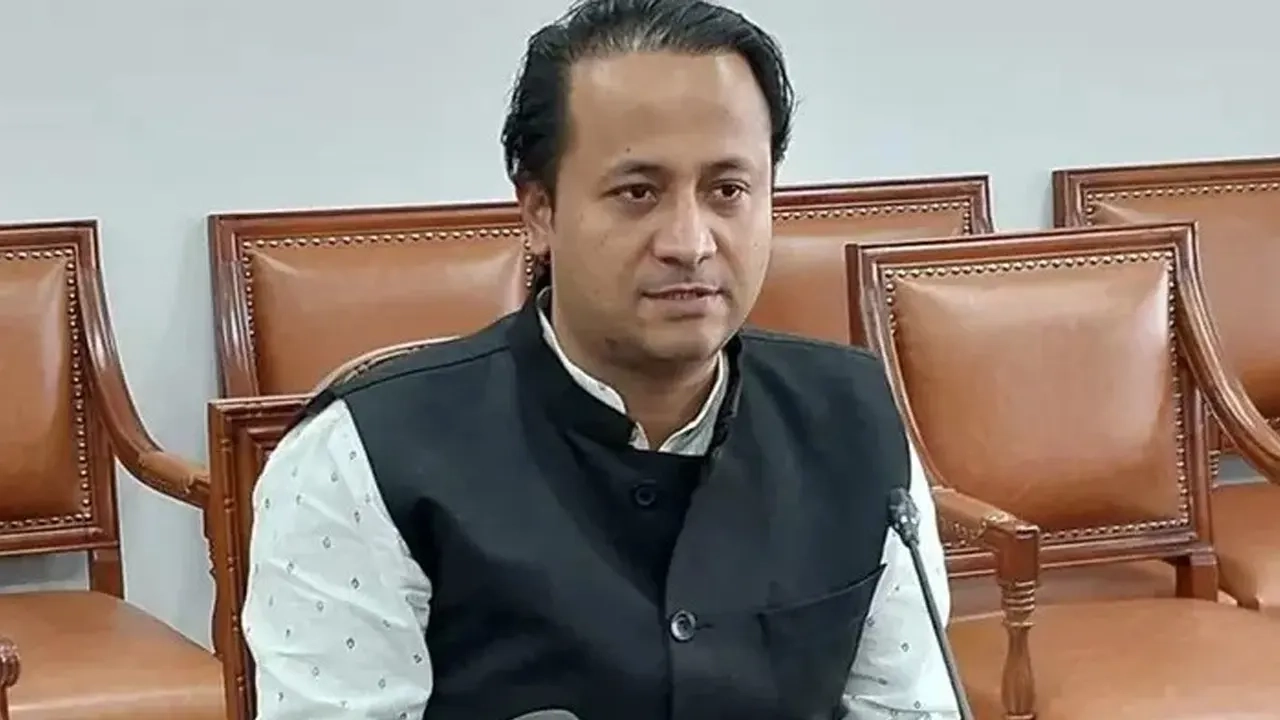শিক্ষামন্ত্রী ব্যারিস্টার মহিবুল হাসান চৌধুরী নওফেল। পুরোনো ছবি