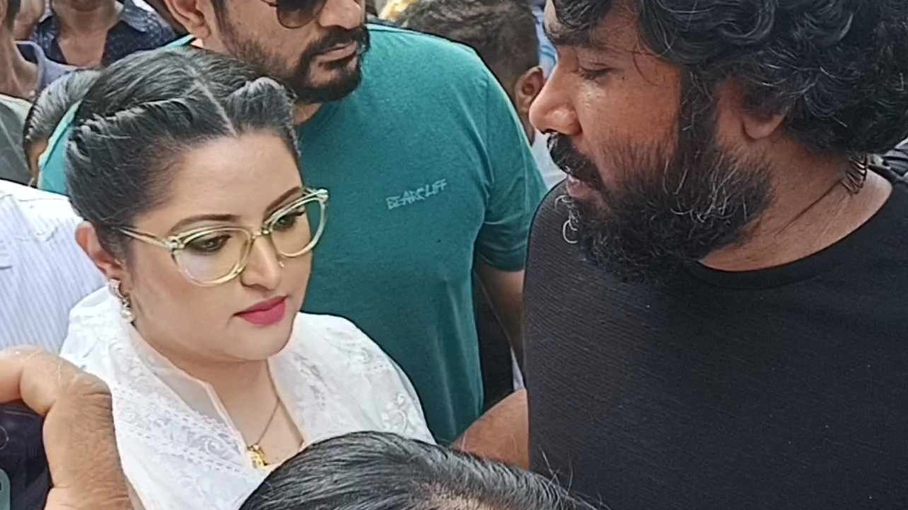 আদালতে পরীমণি। ছবি : সংগৃহীত