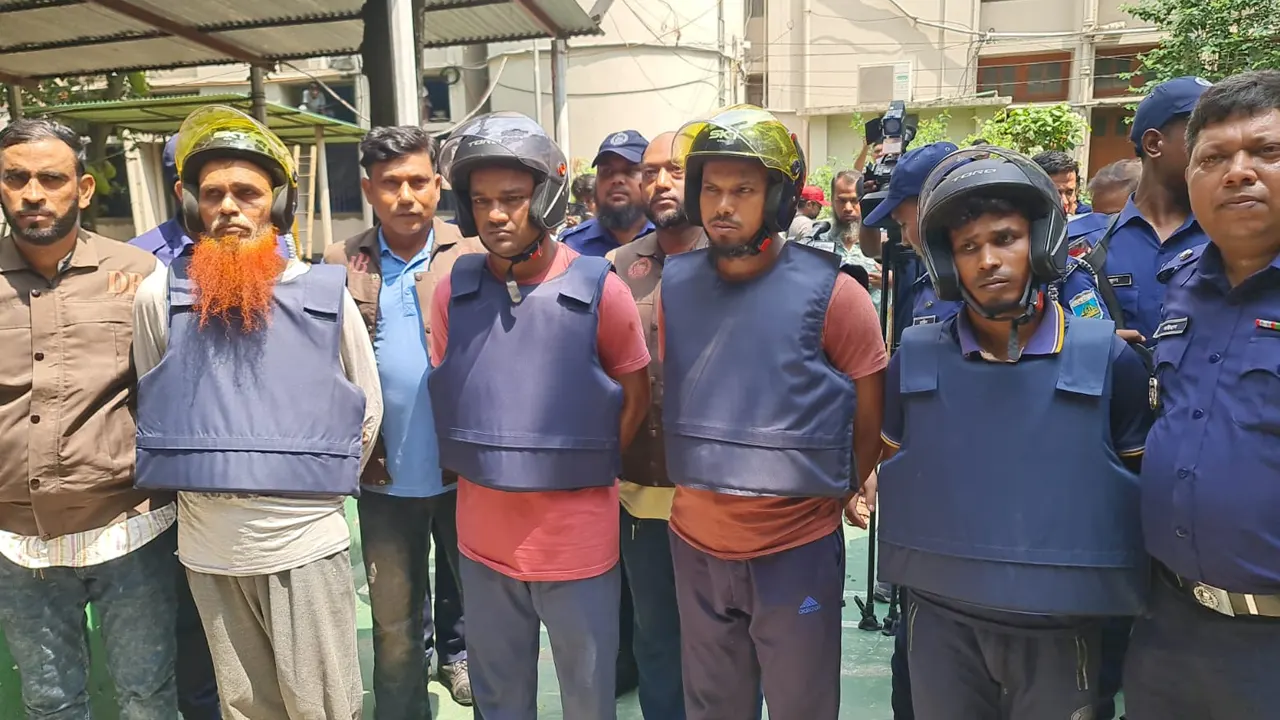 গ্রেপ্তার মৃত্যুদণ্ডপ্রাপ্ত চার আসামি। ছবি : কালবেলা