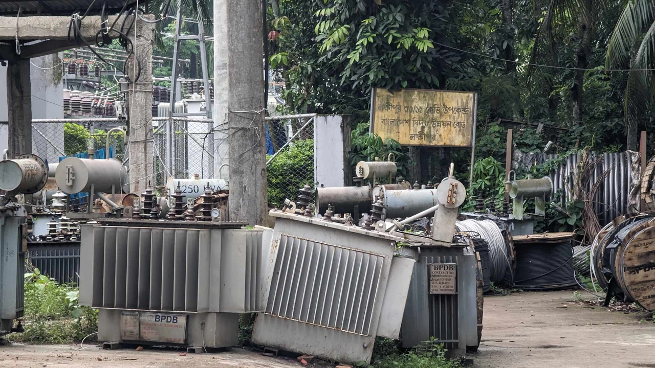 পৌরসভার গোডাউন রোডের পানির পাম্পের বিদ্যুৎ বিচ্ছিন্ন করা হয়েছে। ছবি : কালবেলা