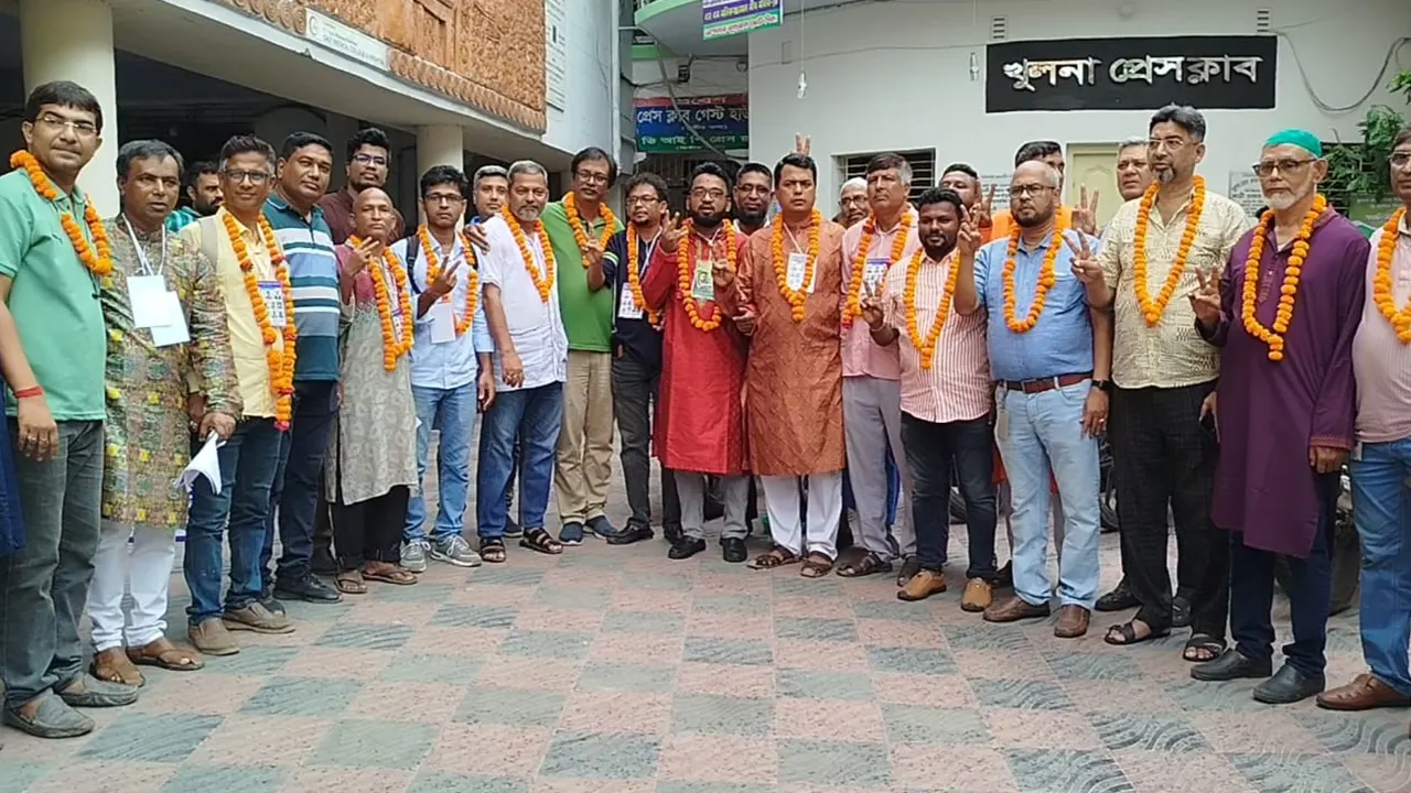 কেইউজে'র বিজয়ী সদস্যবৃন্দ। ছবি : সংগৃহীত