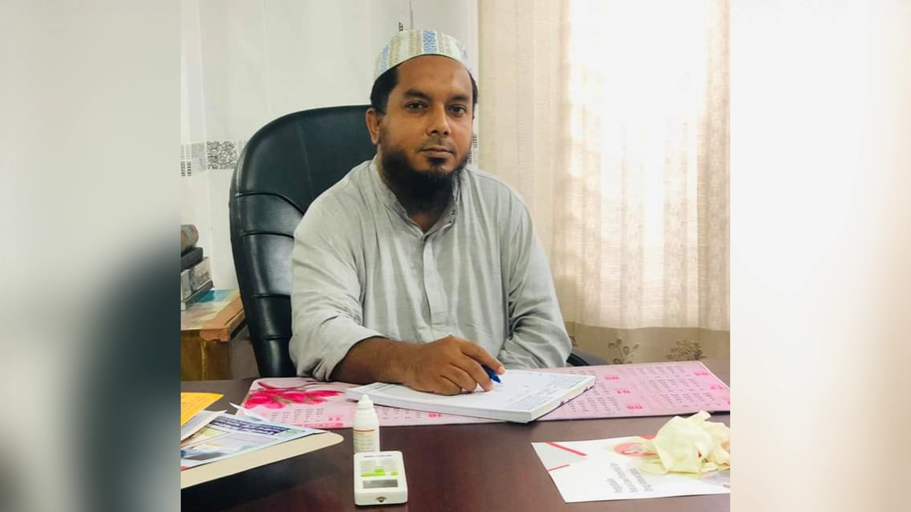ফিজিওথেরাপি চিকিৎসক ফরহাদ উজ্জামান। ছবি : সংগৃহীত