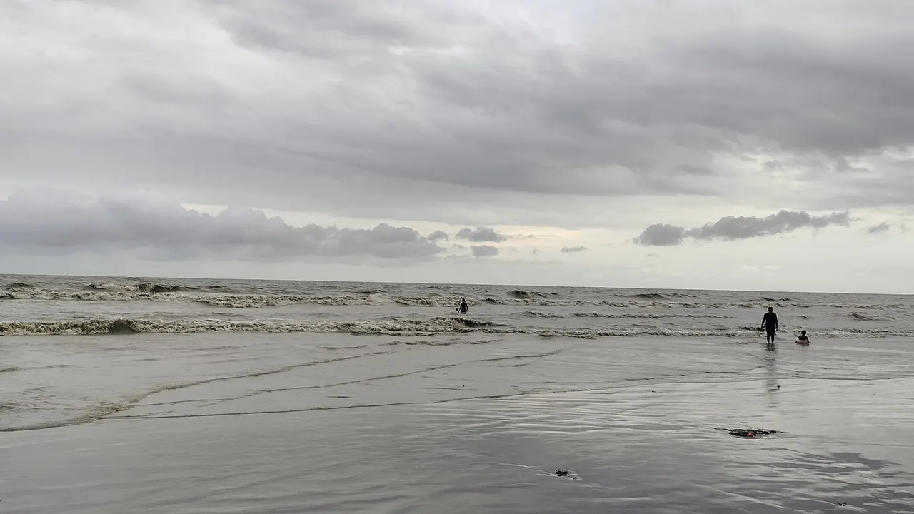 কুয়াকাটা সমুদ্রসৈকত। ছবি : কালবেলা