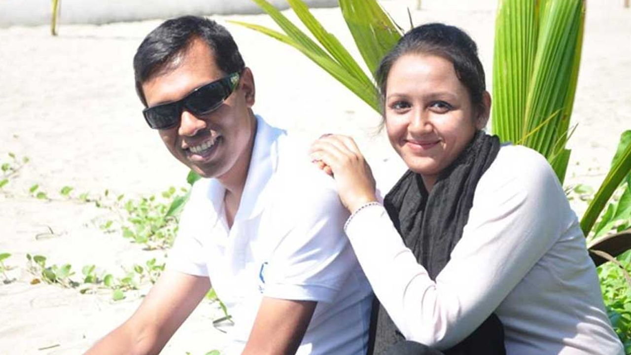 স্বামী বাবুল আক্তারের সঙ্গে স্ত্রী মিতু আক্তার