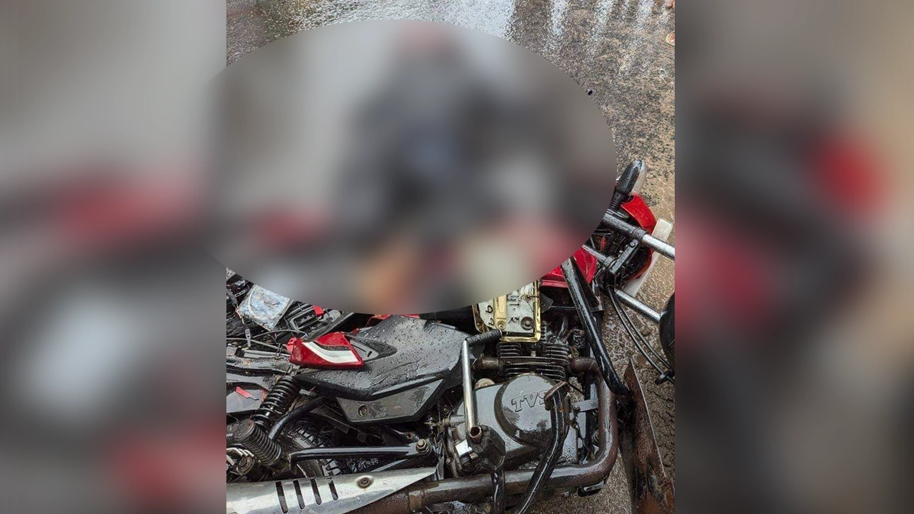 সড়ক দুর্ঘটনায় চট্টগ্রামে বাইক আরোহী নিহত। ছবি : কালবেলা