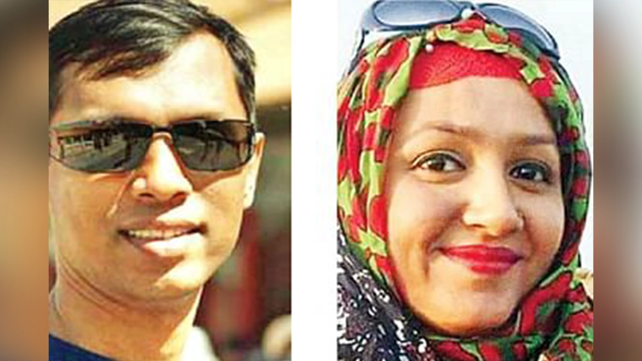 সাবেক পুলিশ সুপার (এসপি) বাবুল আক্তার ও তার স্ত্রী মাহমুদা খানম মিতু। ছবি : সংগৃহীত