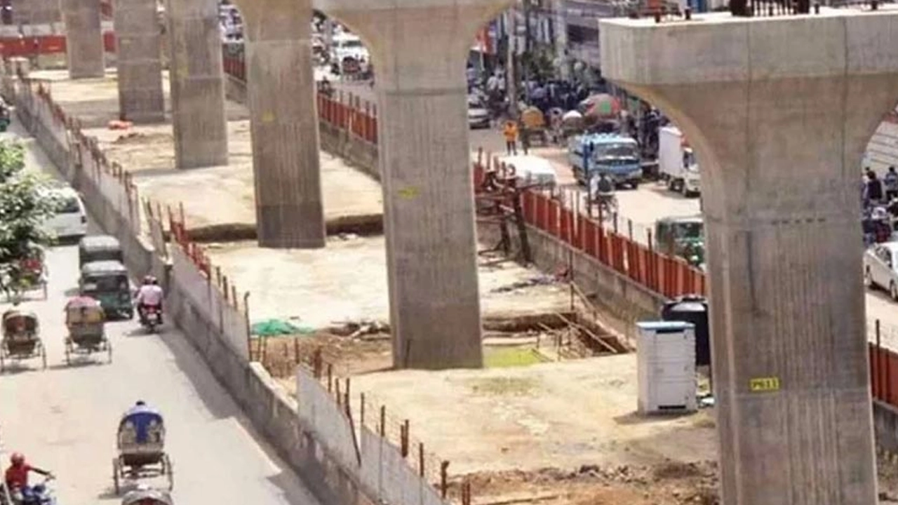 রাস্তা সংস্কারের কাজ চলছে টিটিপাড়া এলাকায়। পুরোনো ছবি