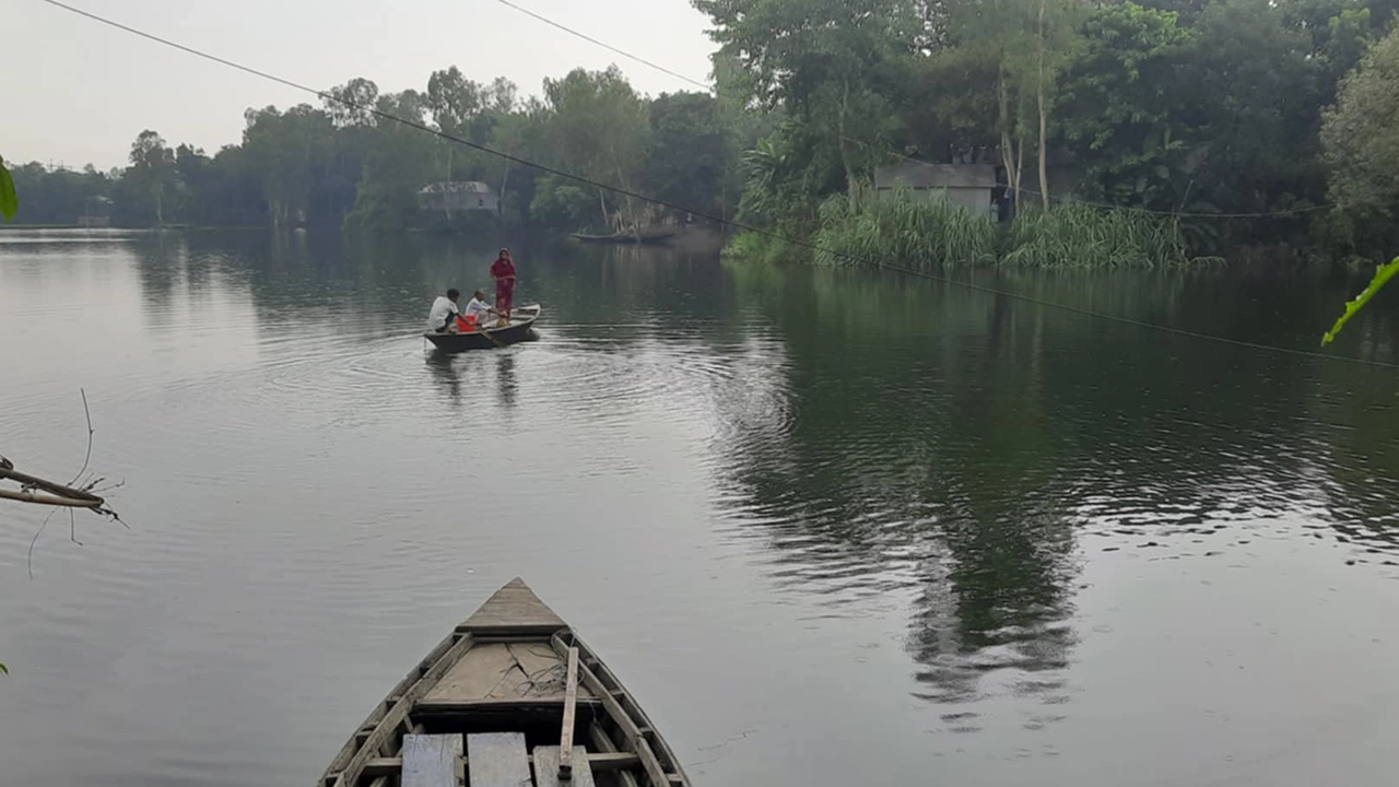 সিরাজগঞ্জে যমুনায় পানি বৃদ্ধি পেয়ে প্লাবিত হচ্ছে নিম্নাঞ্চল।
