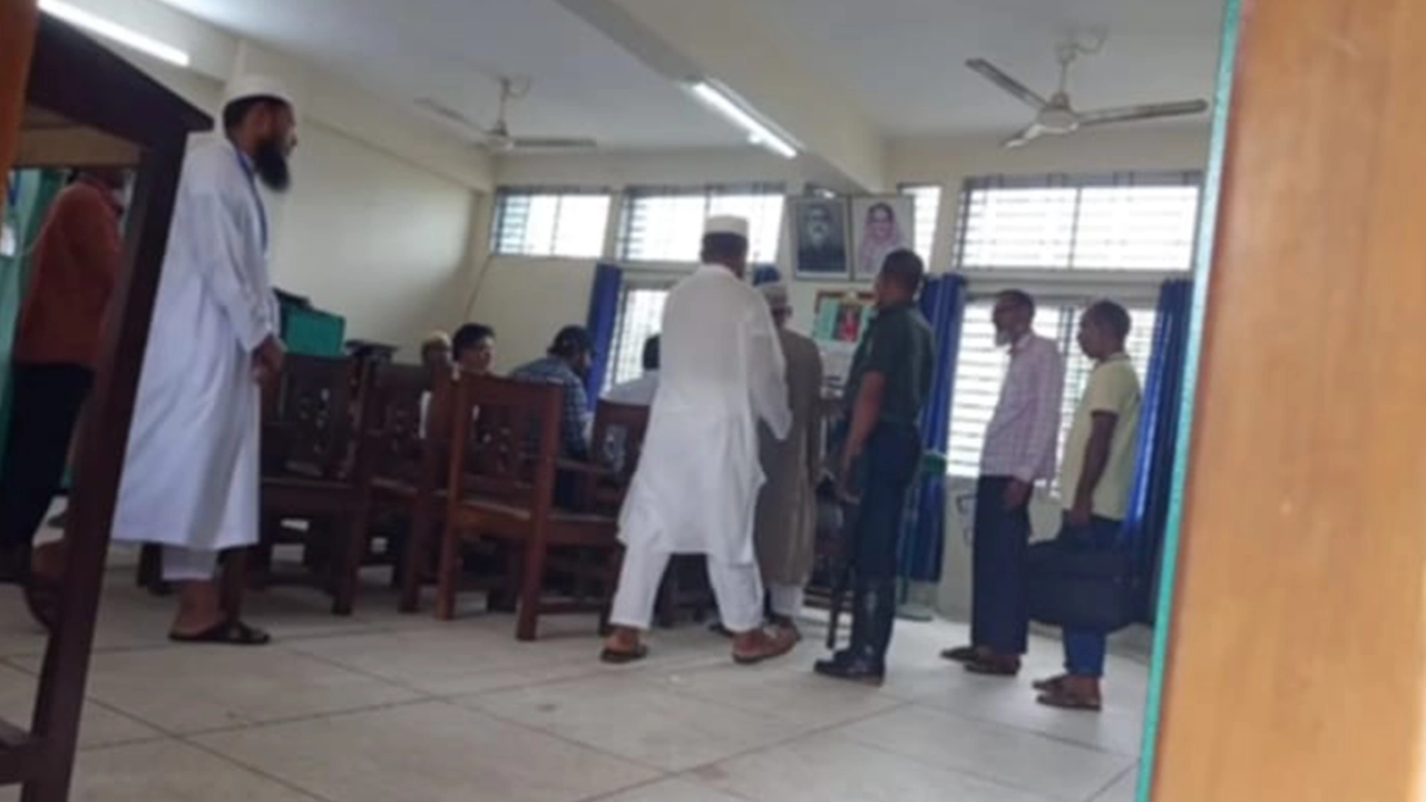 নৌকা ডুবে মাদ্রাসাছাত্রী নিখোঁজ